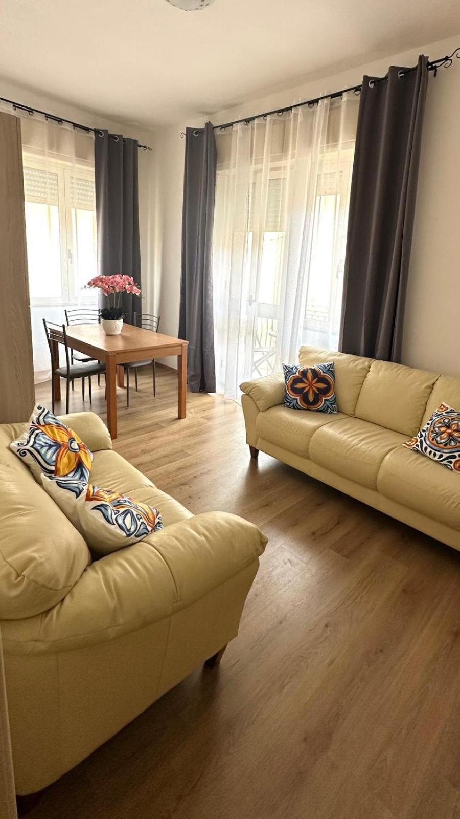 Davide'S Sardinian Escape - Centro Storico-5Min Di Auto Dal Mare Apartment Siniscola Ngoại thất bức ảnh