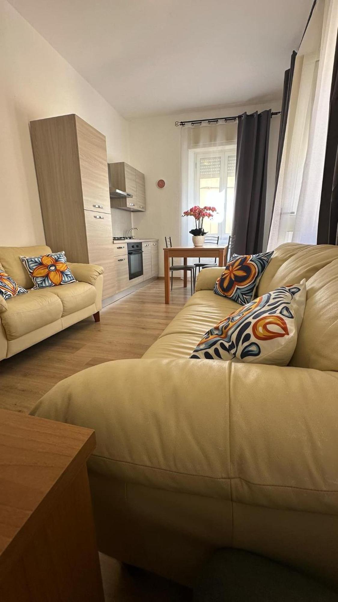Davide'S Sardinian Escape - Centro Storico-5Min Di Auto Dal Mare Apartment Siniscola Ngoại thất bức ảnh